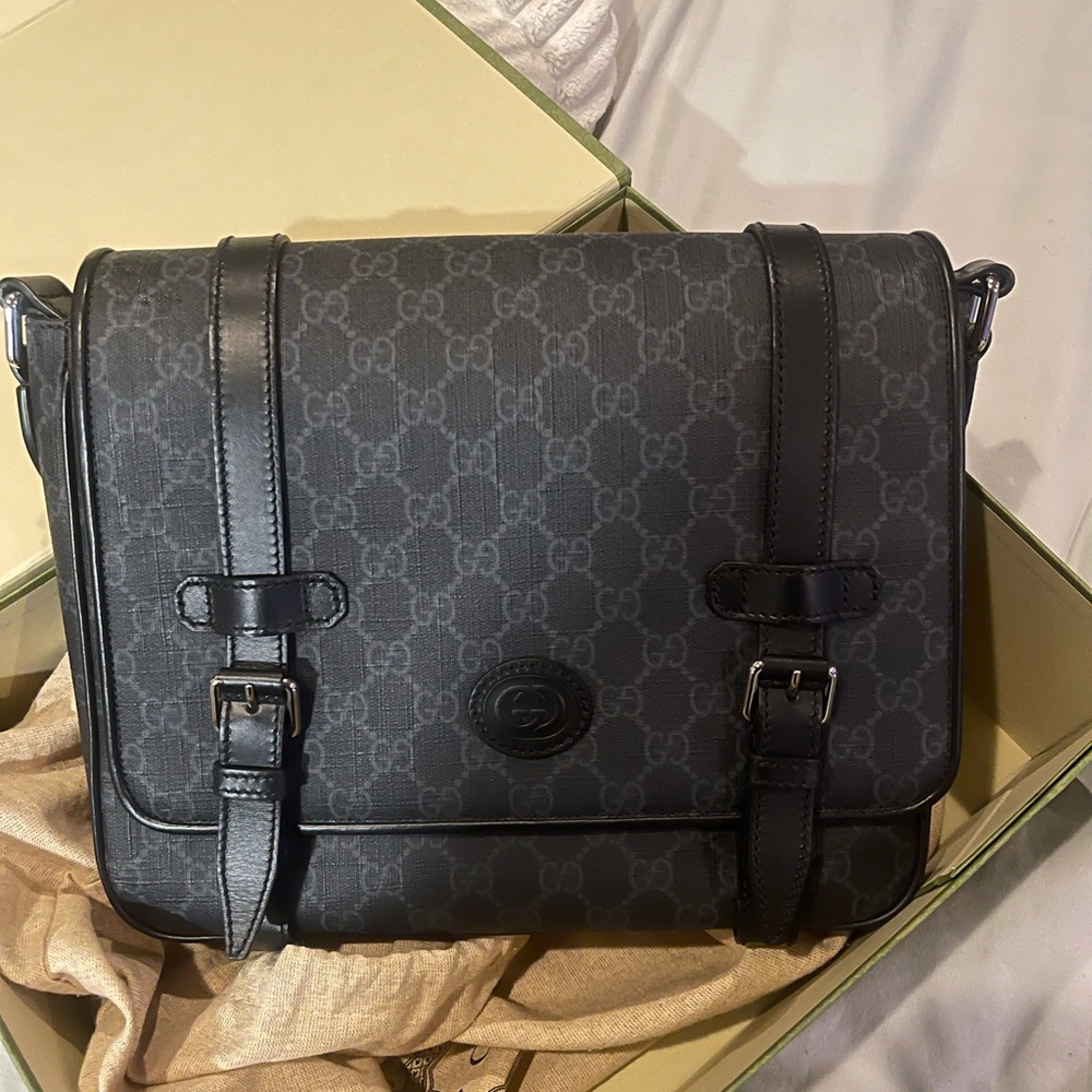 Gucci GG messenger bag